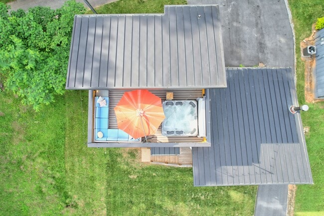 Building Photo - 122 Cannon St