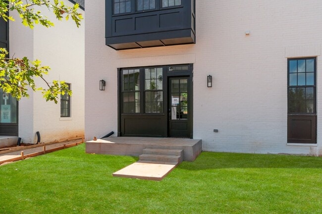 Photo - Minimalist Magic: 2-Bed Apartment Over Selah’s Creative District