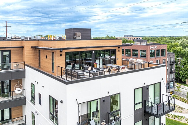 Clubroom Patio - The Shale