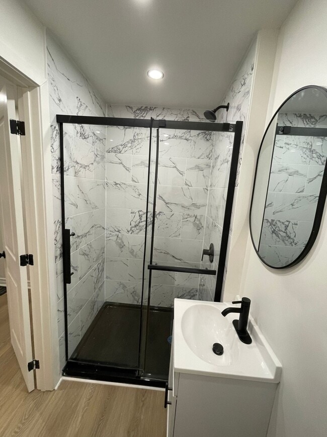 Photo - 19 Wellington St Unit B1