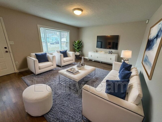 Photo - 2498 Schon Dr