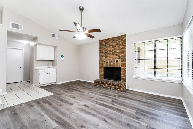 Photo - 4319 Hemingway Dr