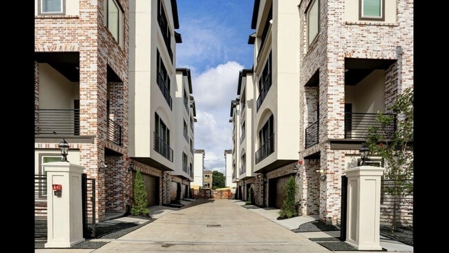 Photo - 2116 Mason St