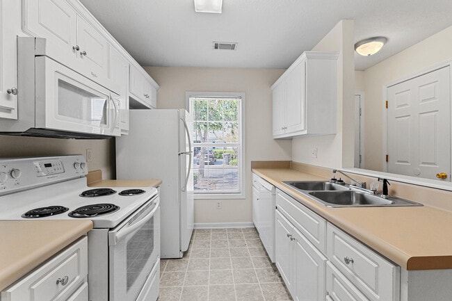 Photo - 2218 Bridgeton Rd