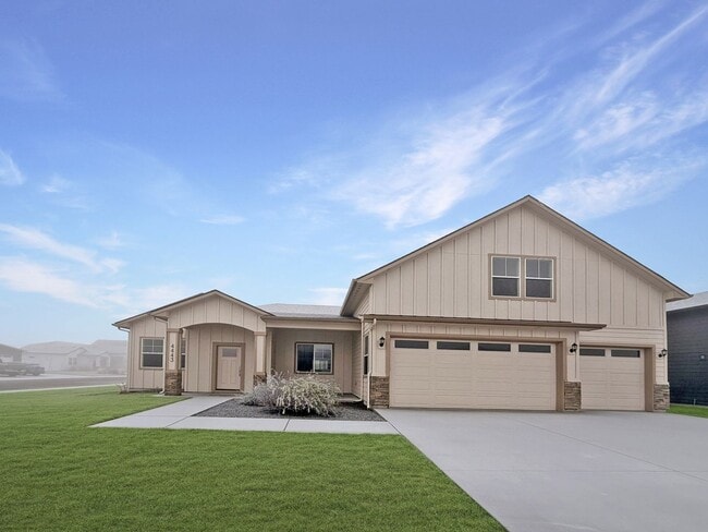 Building Photo - New 3-Bedroom Nampa Home with Quartz Counters, Walk-In Pantry & Dog-Friendly Policy