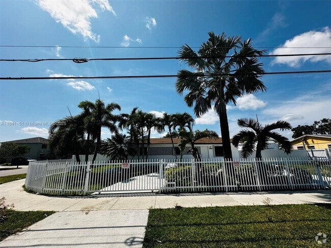 Building Photo - 30120 SW 152nd Ave Rental