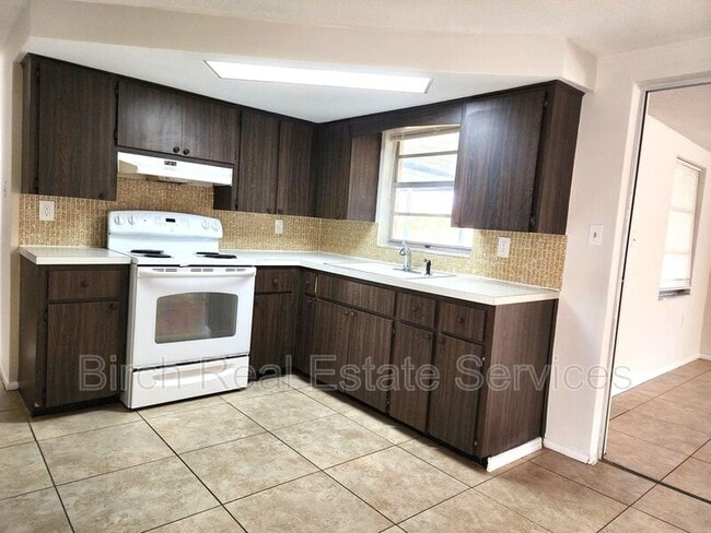 Photo - 1708 Springdale Dr