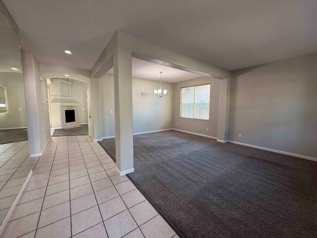 Photo - Great 4 Bedroom with Pool