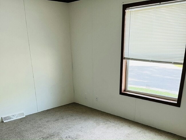 Photo - 498 Baja Ln S