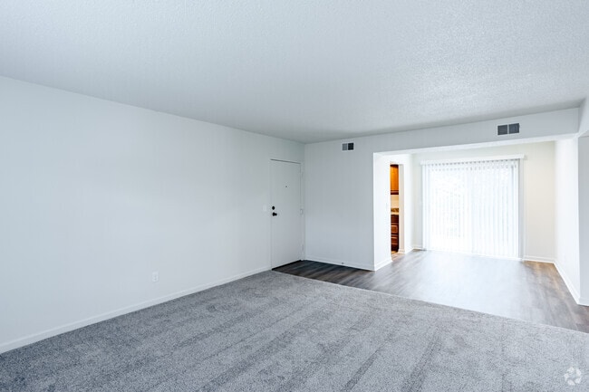2BR, 2BA - Chalet - Living Room