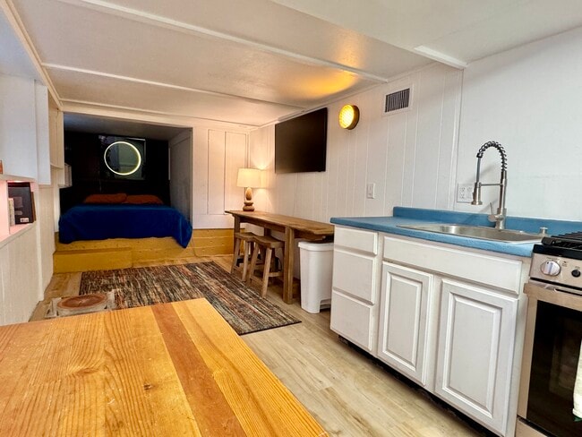 Photo - 140 31st St