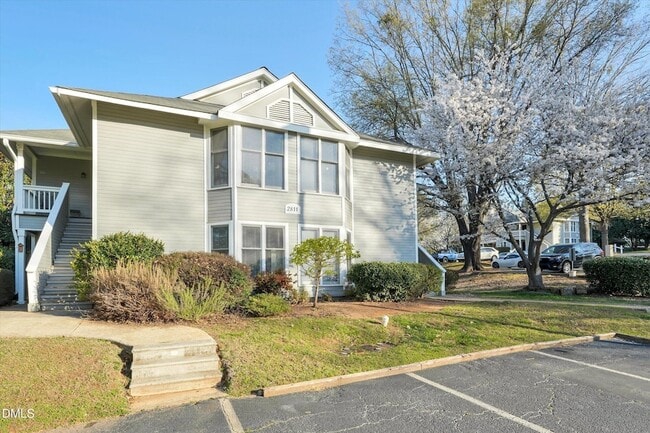 Building Photo - 2811 Edridge Ct Unit 202