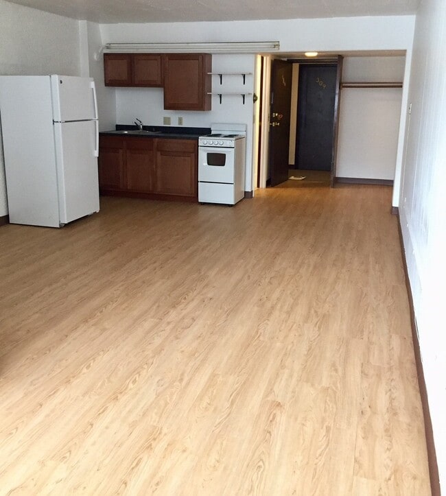 Photo - Campus Square Apartments