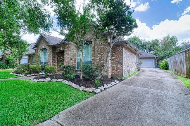 2123 Meadow Park Cir