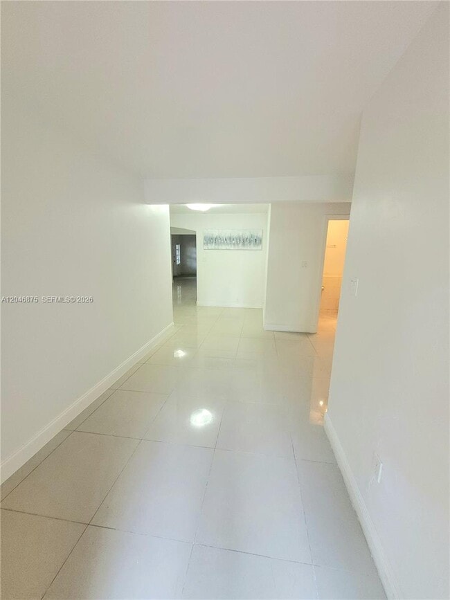Photo - 1132 Moffett St