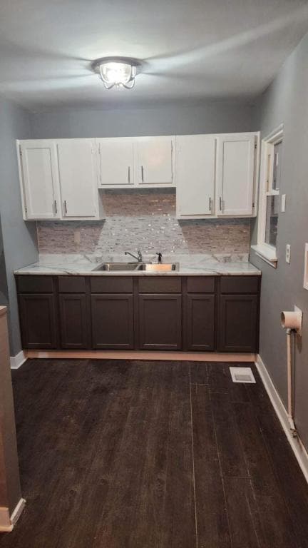 Photo - 1433 E 35th Ct