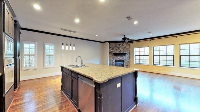 Photo - 4708 Ingersoll St