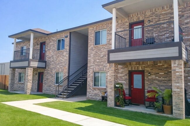 Building Photo - Stylish 3-Bedroom, No-Carpet Living with Flexible Move-In Terms in Princeton, TX