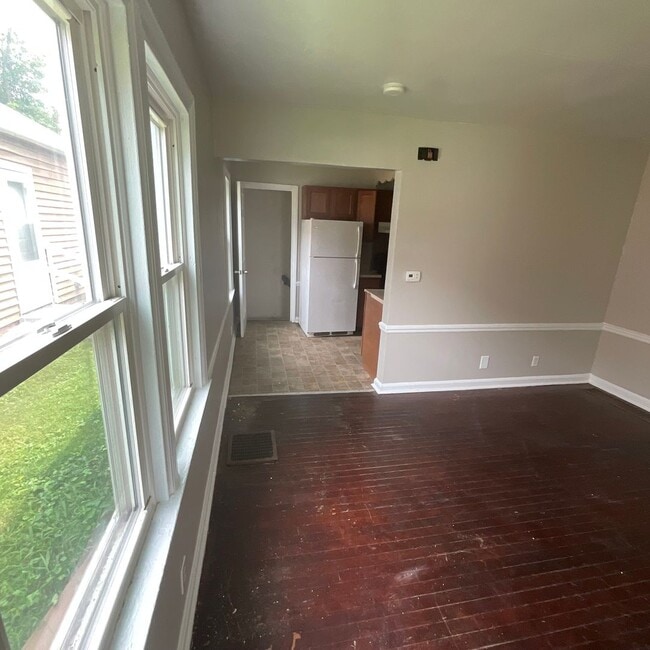 Photo - 1525 W 29th St