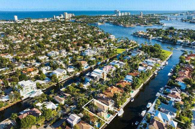 413 Coconut Isle Dr