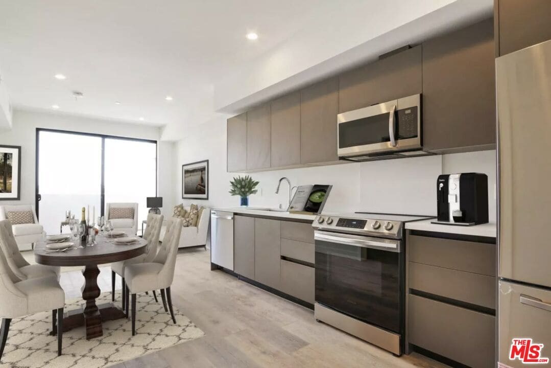 Photo - 919 S Harvard Blvd Condo Unit 205
