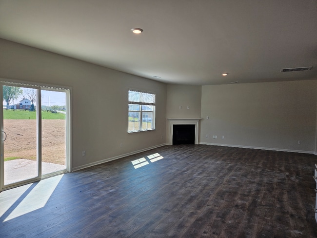 Photo - 186 Falcon Ln