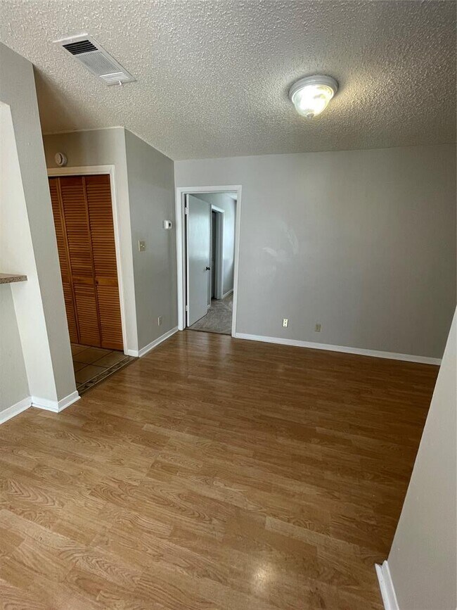 Photo - 2510 San Gabriel St Unidad 302