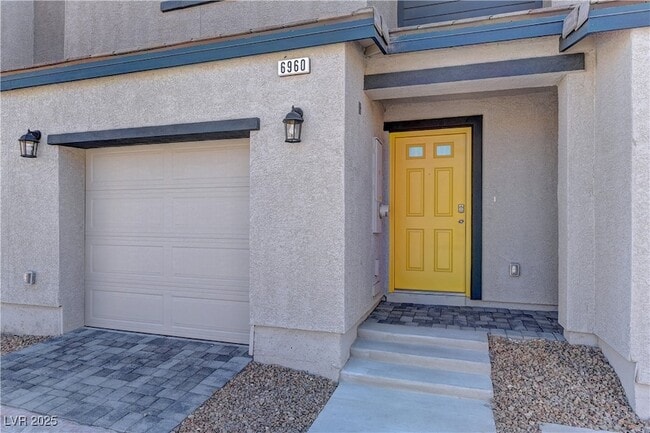 Photo - 6960 Stafford Hl St