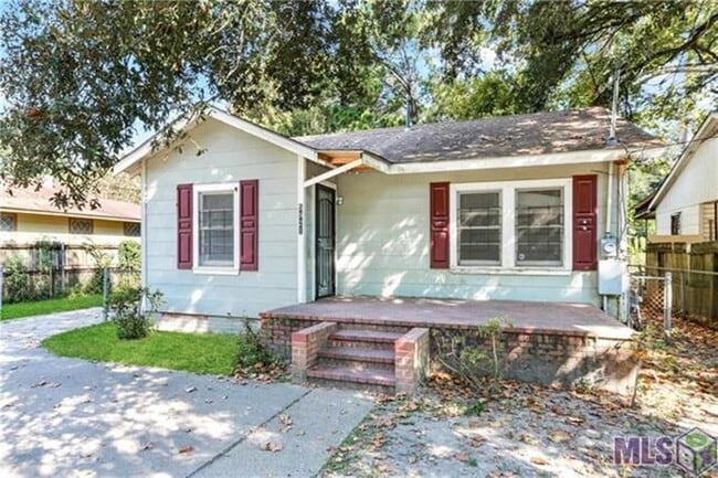 Building Photo - 5921 Byron Ave Rental