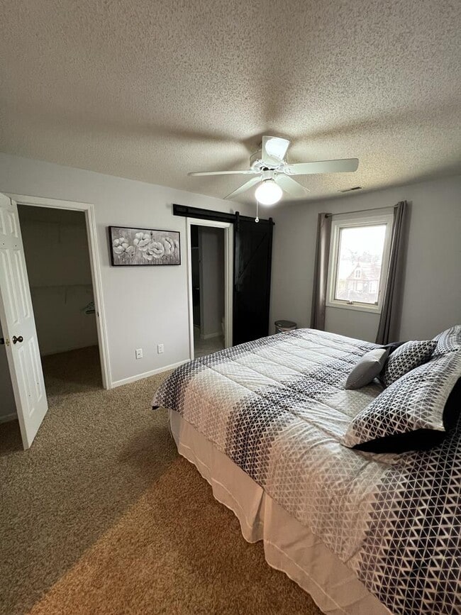 Master Bedroom - 13816 Wild Horse Ct