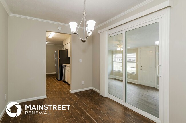 Photo - 470 Sigsbee Ct