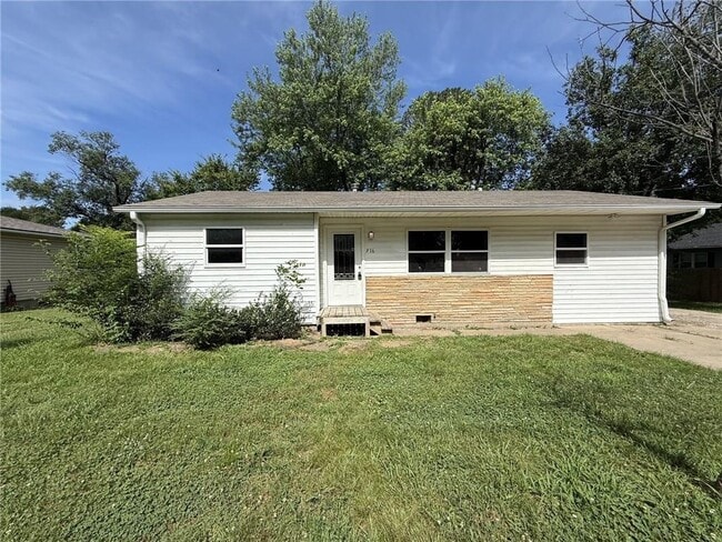 Building Photo - 916 Crutcher St Rental