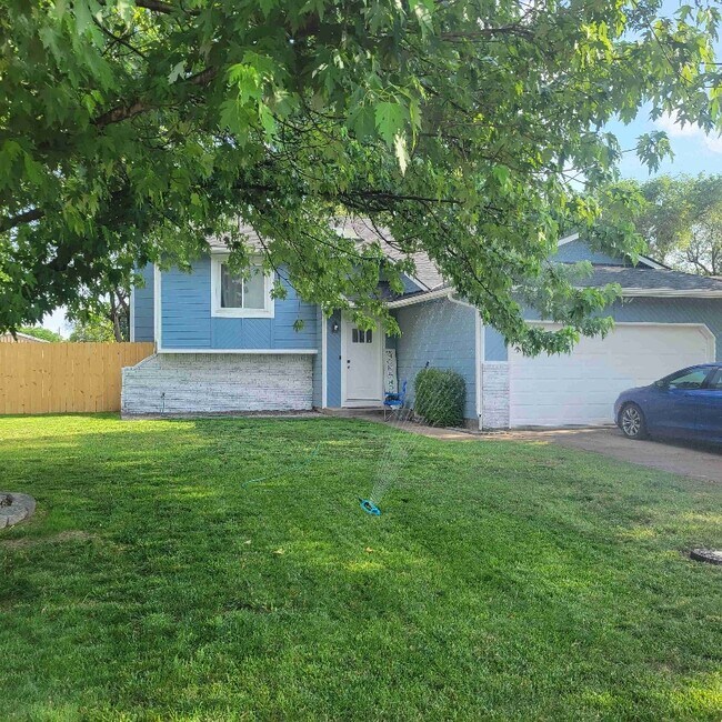 Photo - 405 Cherokee Dr