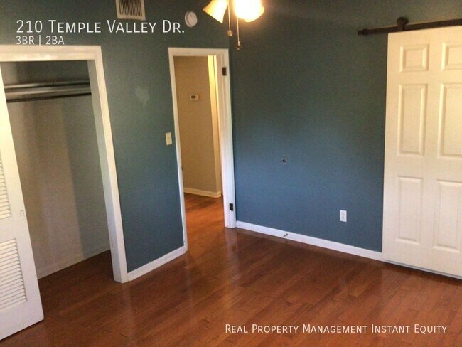 Photo - 210 Temple Valley Dr