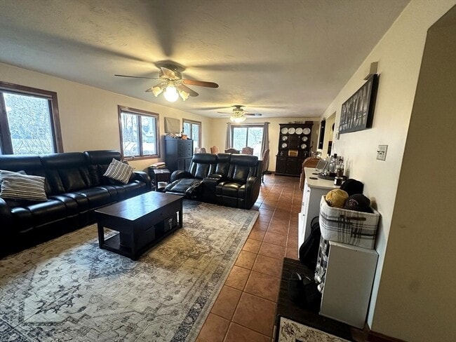 Photo - 284 Washington St