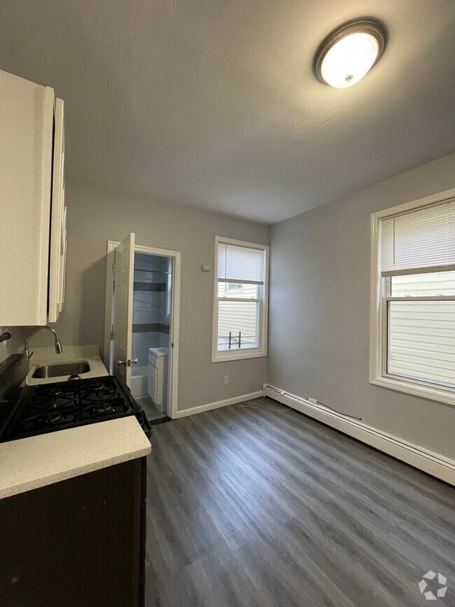 Building Photo - 104 Sunset Ave Unit 1R Rental