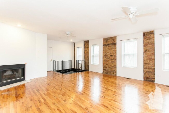 Photo - 2057 W Dickens Ave Condo Unit 2N