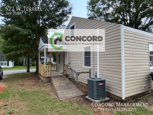 Photo - 522 W. Terrell-