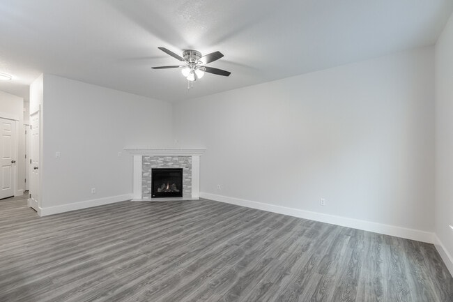 Photo - 241 N 15th St