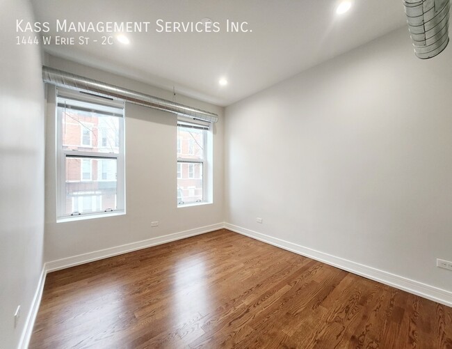Photo - 1444 W Erie St Unit 2C