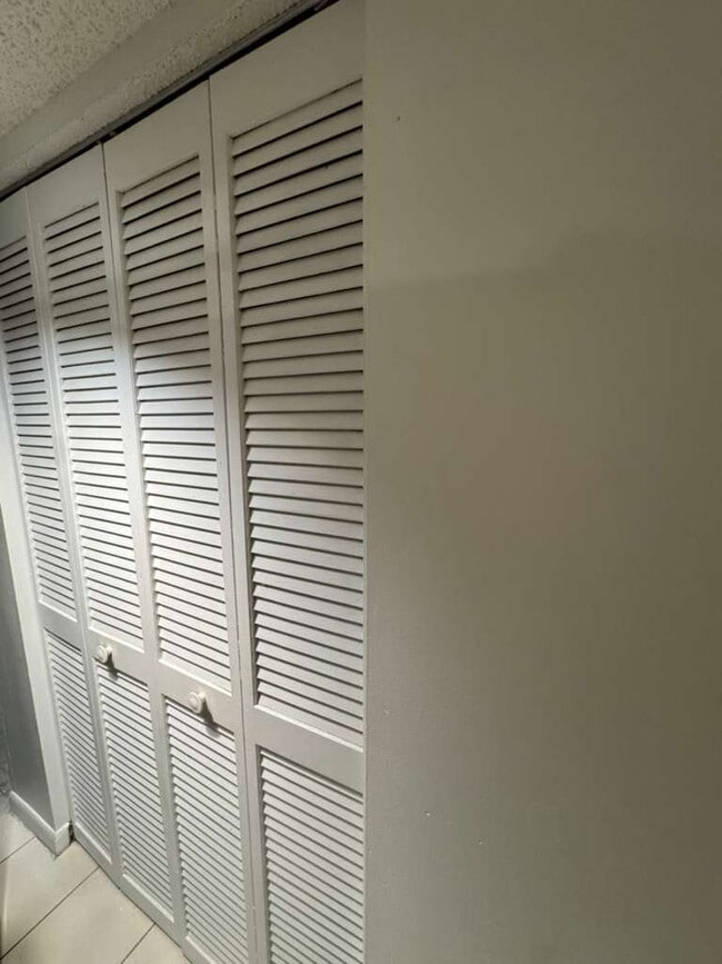 Photo - 17050 NW 55 Ave Unidad 1