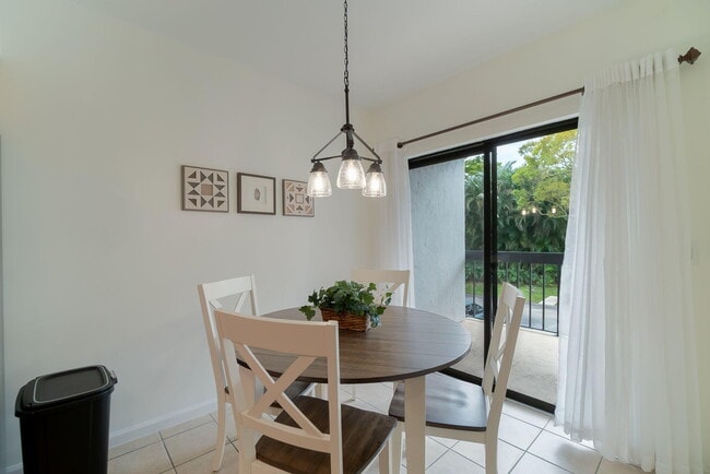 Photo - 11355 Pond View Dr Unidad D203