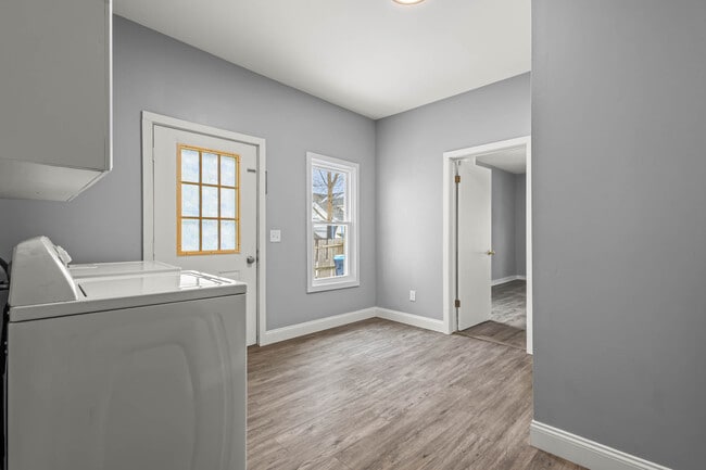 Photo - 208 S Swan St