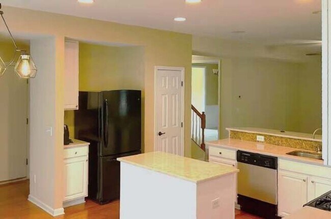 Photo - 3Bed/2.5Bath 2688 sq ft home located in Stonington
