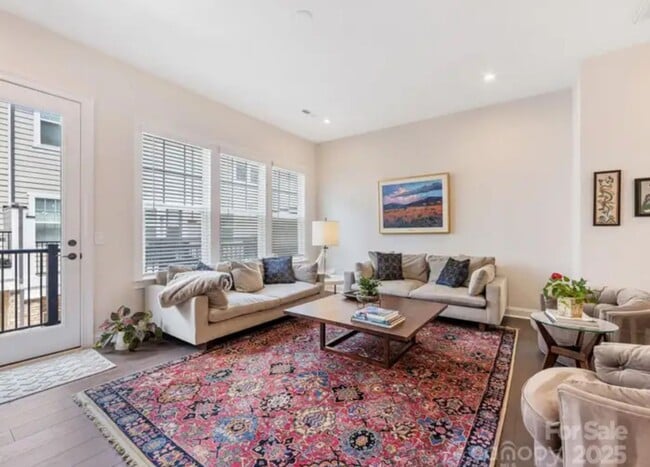 Photo - 5018 Harrowsmith Ln