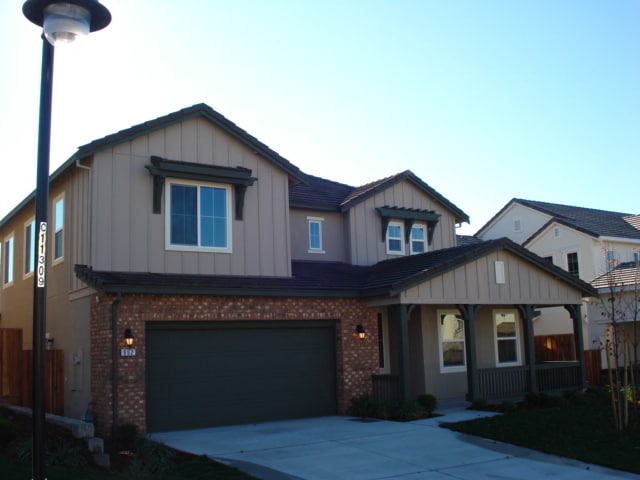 Building Photo - NICE 2 STORY 4+ BED, 3 BA, 3CAR, 3000+SQFT... Rental