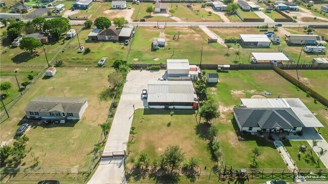 Photo - 24 Eagle Pass St