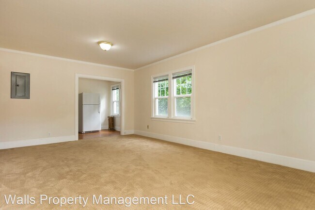 Photo - 6402 Phinney Ave N