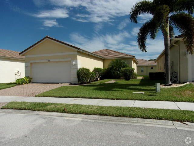 Building Photo - 877 SW Rocky Bayou Terrace Rental