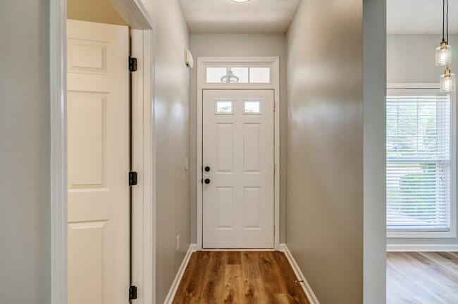 Photo - 211 Pearl Chambers Dr